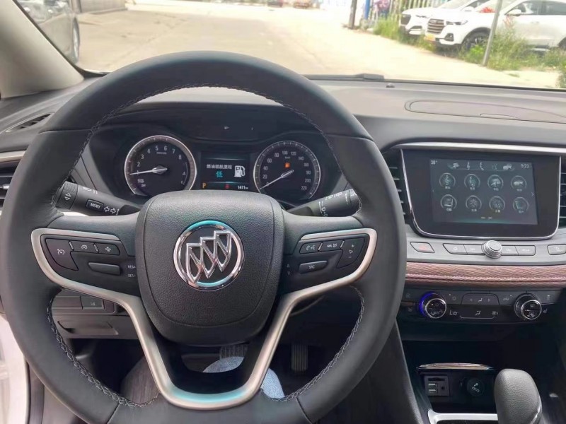 济宁21年别克GL65