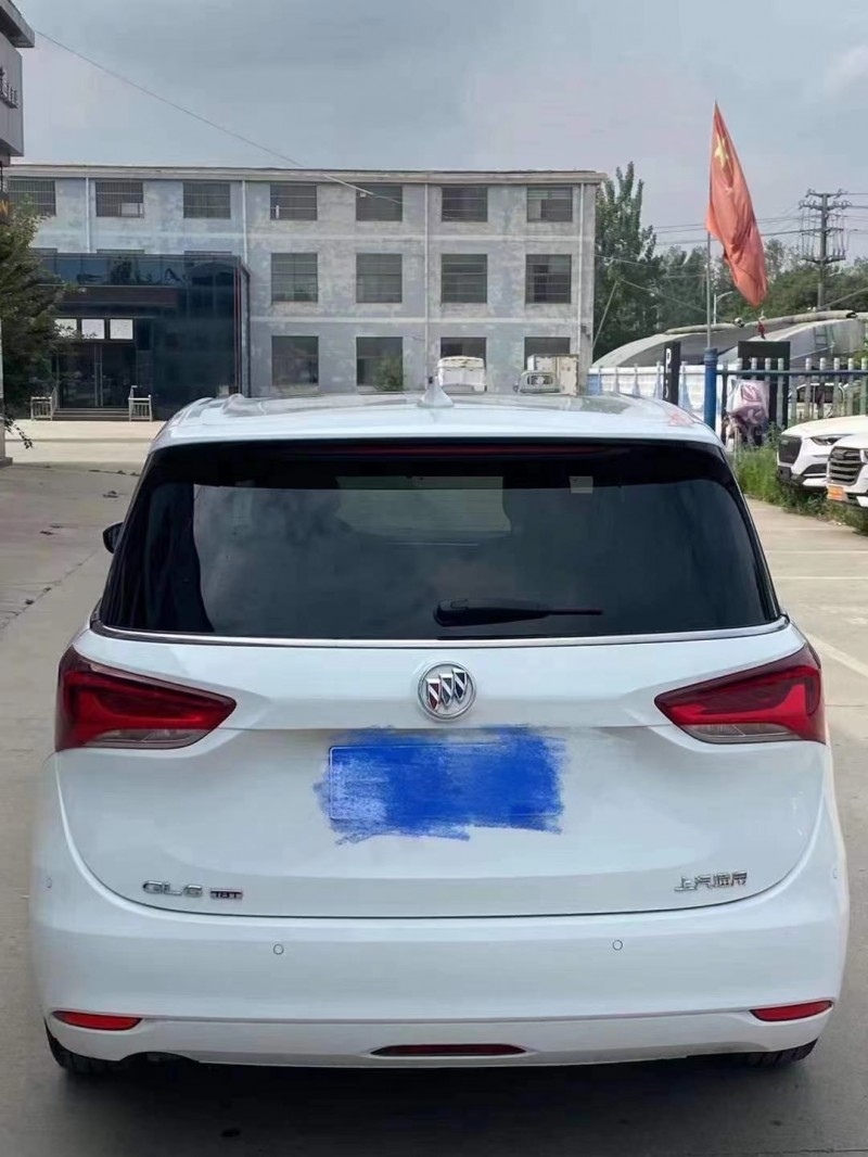 济宁21年别克GL68