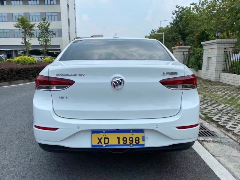 中山18年别克英朗8