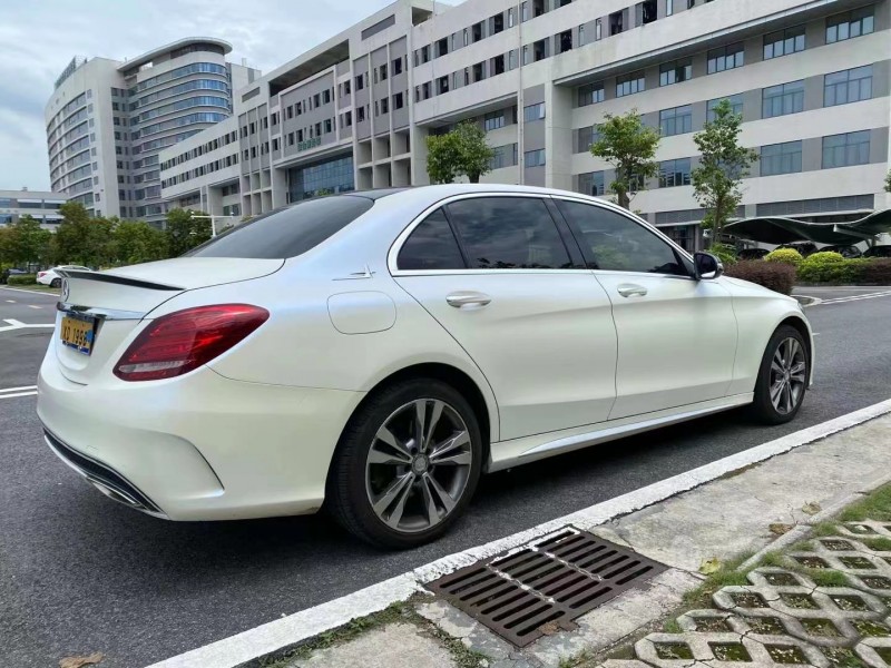 中山16年奔驰C6