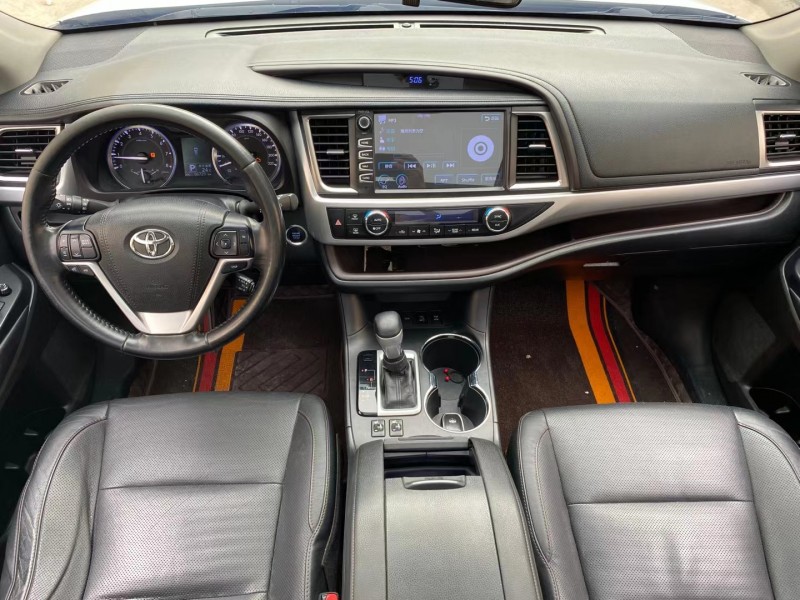 武汉16年丰田汉兰达5