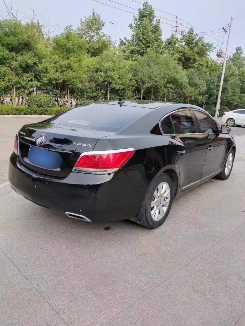 潍坊13年别克君越8