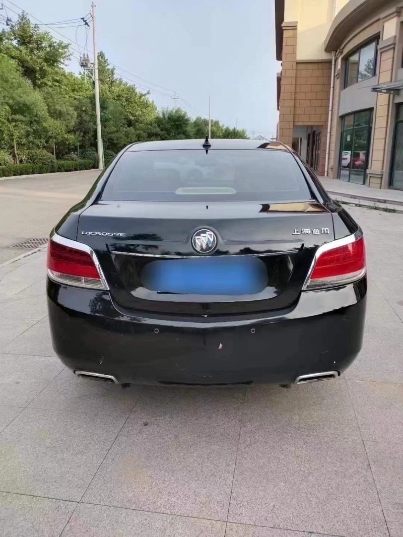 潍坊13年别克君越9