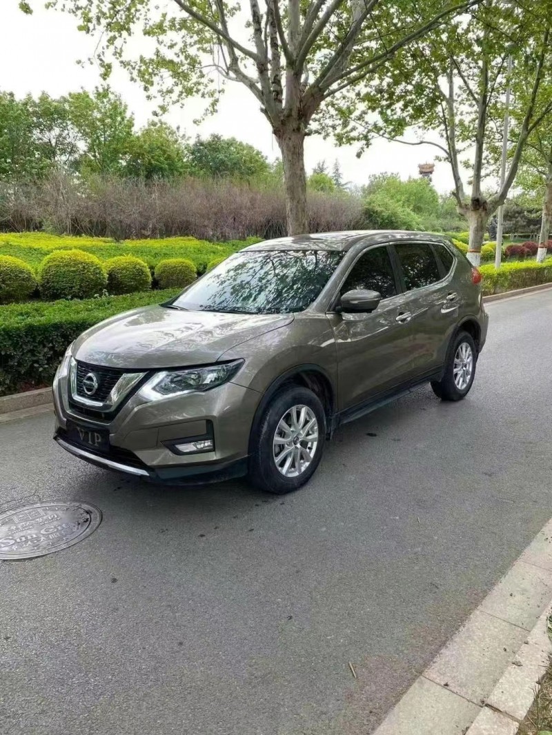 保定18年日产奇骏5