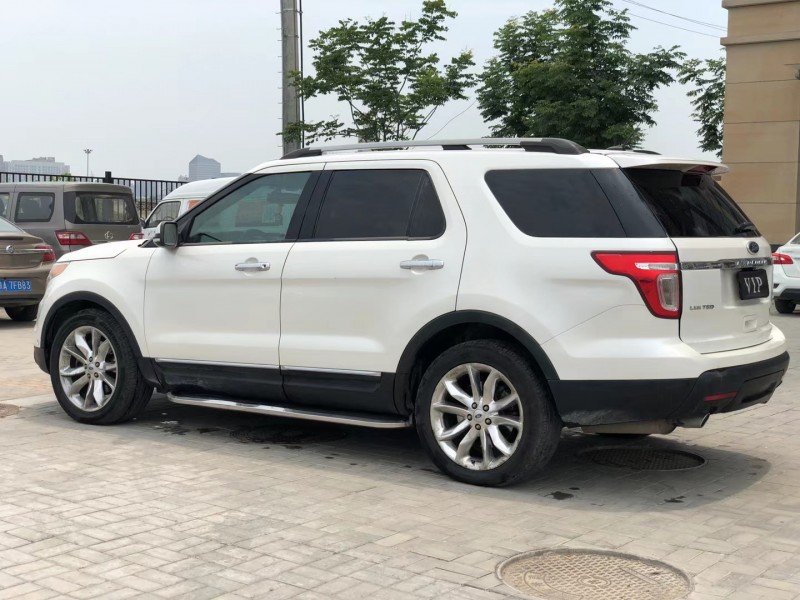 保定14年福特探险者4