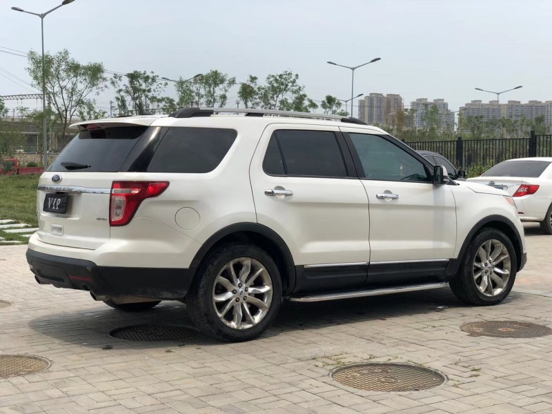 保定14年福特探险者3