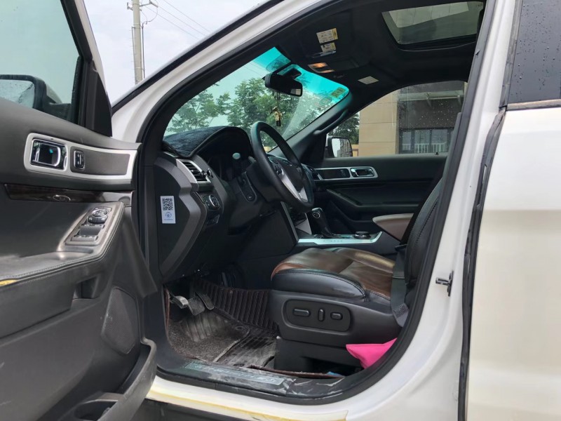 保定14年福特探险者1