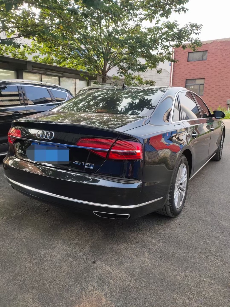 徐州16年奥迪A8L6