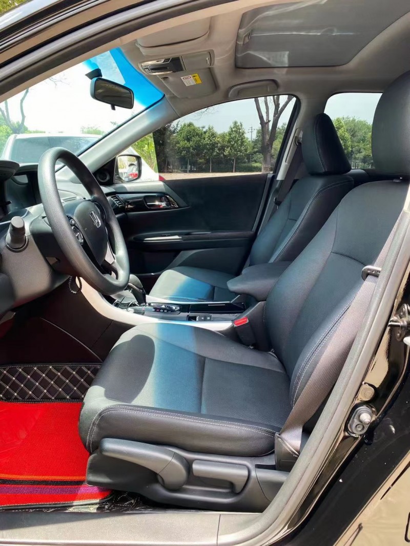 潍坊19年本田雅阁4