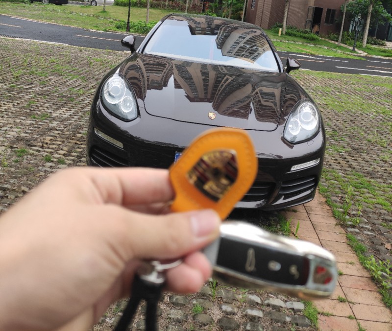揭陽13年保時捷帕拉梅拉9