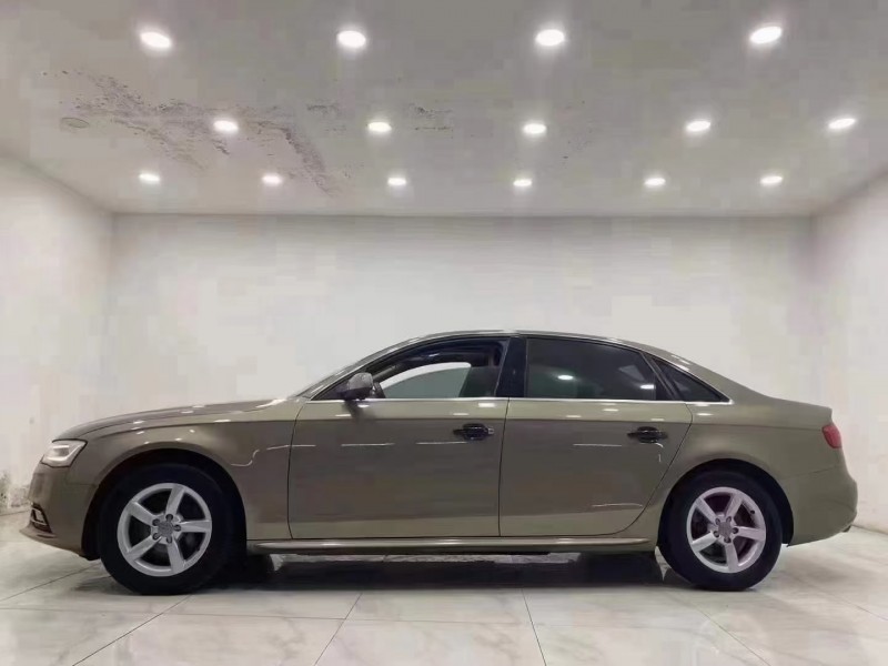 成都15年奥迪A4L3