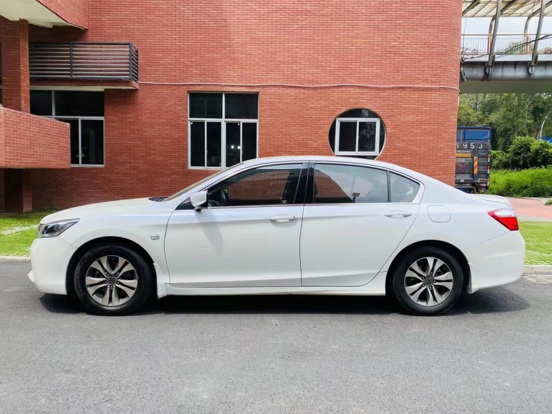 中山16年本田雅阁5