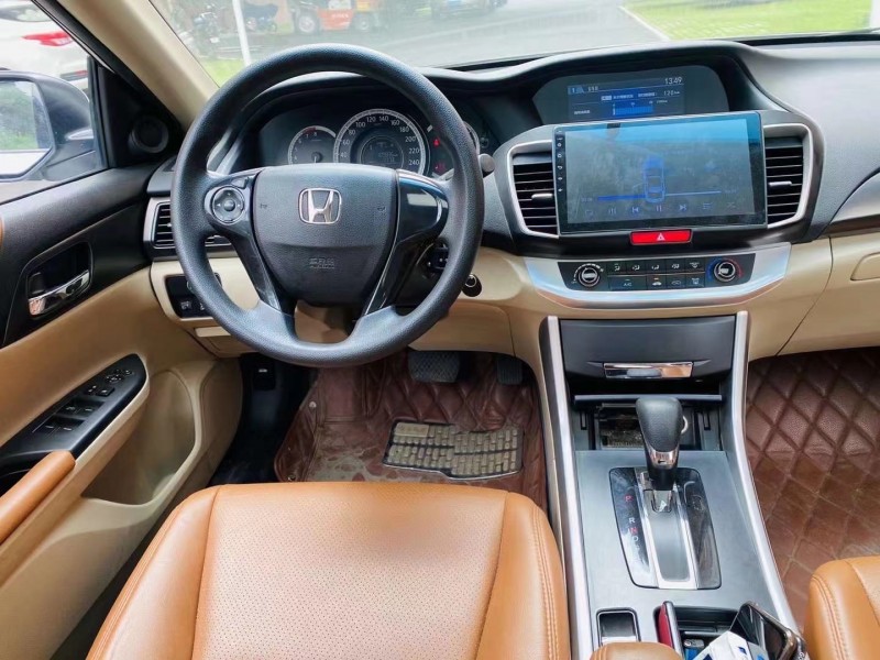 中山16年本田雅阁8