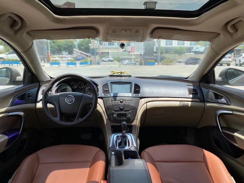 东莞12年别克君威8