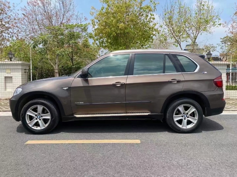 中山12年宝马X53