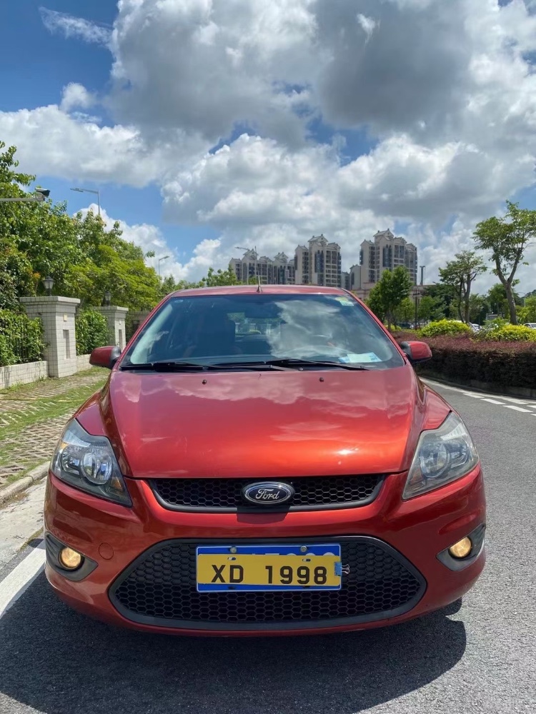 中山16年福特福克斯1