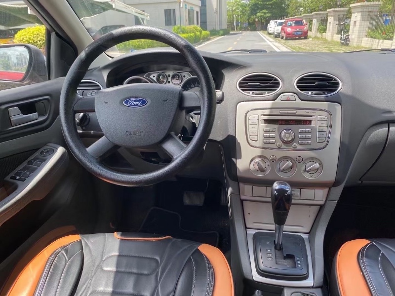 中山16年福特福克斯5