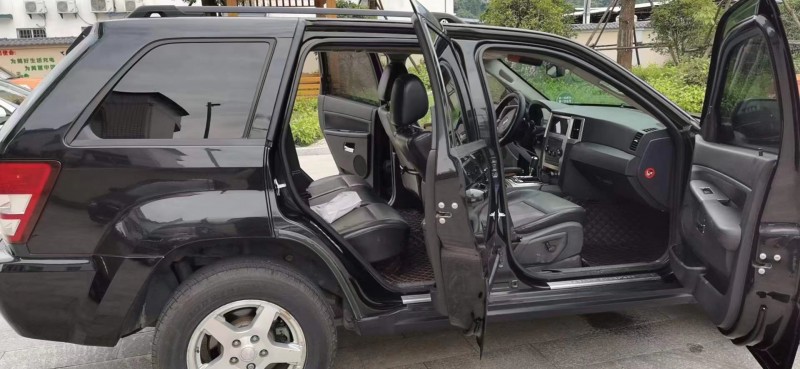 阜陽10年Jeep大切諾基3