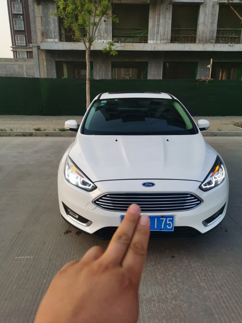 邢台16年福特福克斯9