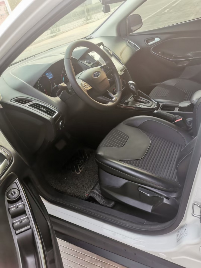 邢台16年福特福克斯4