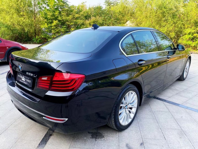 保定15年宝马5系7