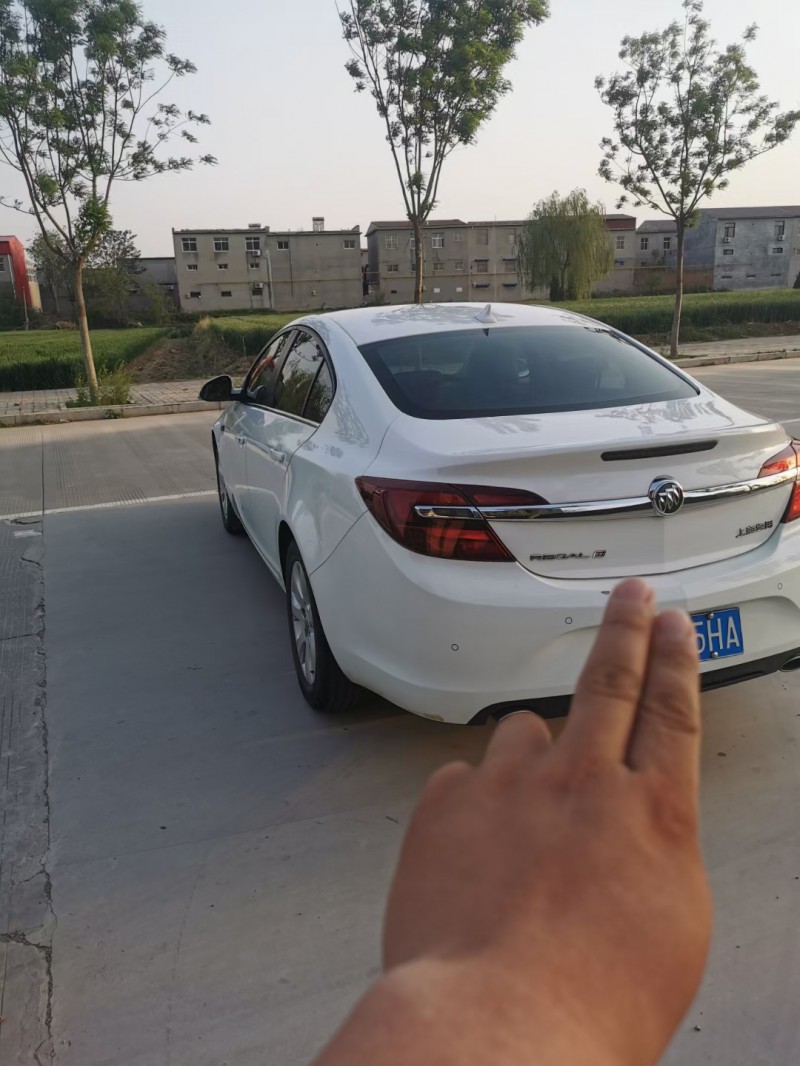 邢台15年别克君威1