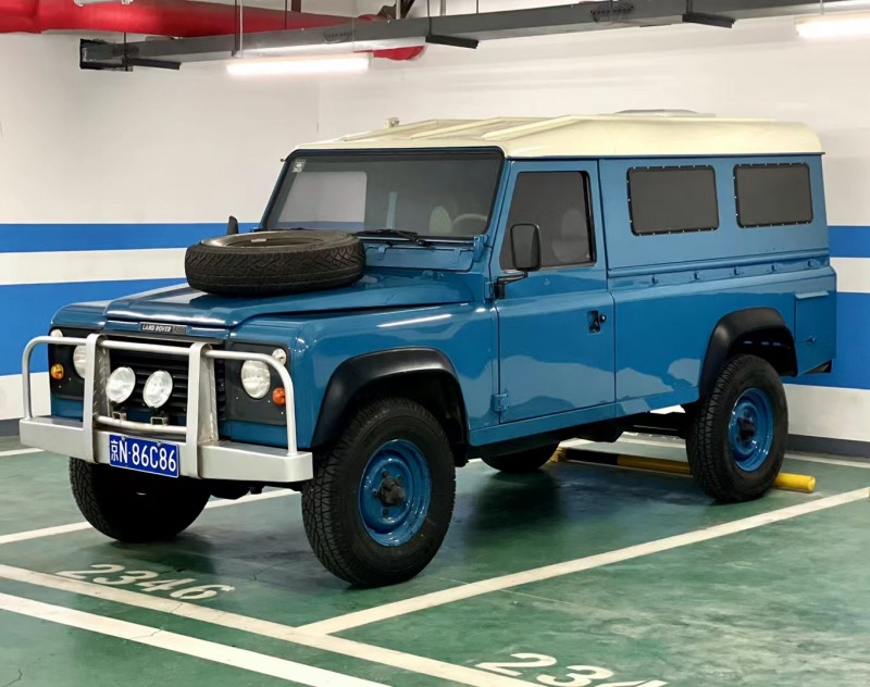 北京86年路虎衛士1