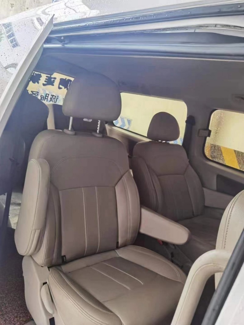 成都19年东风菱智M55