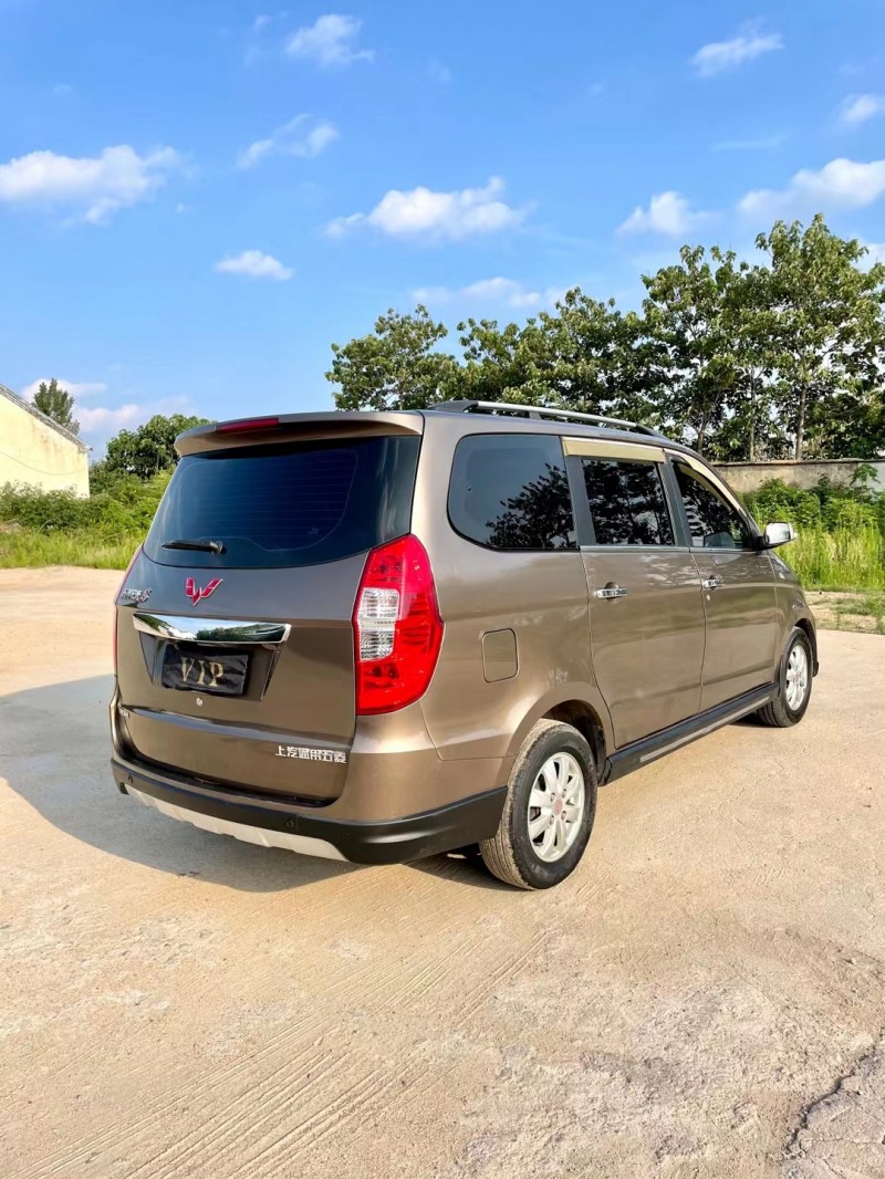臨沂16年五菱汽車宏光5