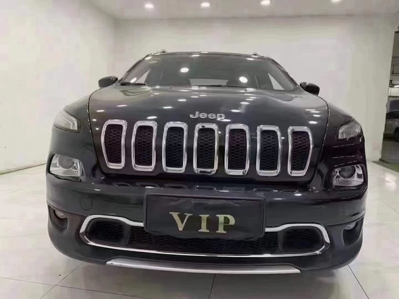 成都17年Jeep自由光8