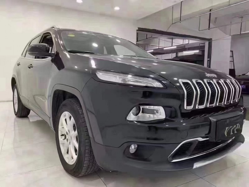 成都17年Jeep自由光4