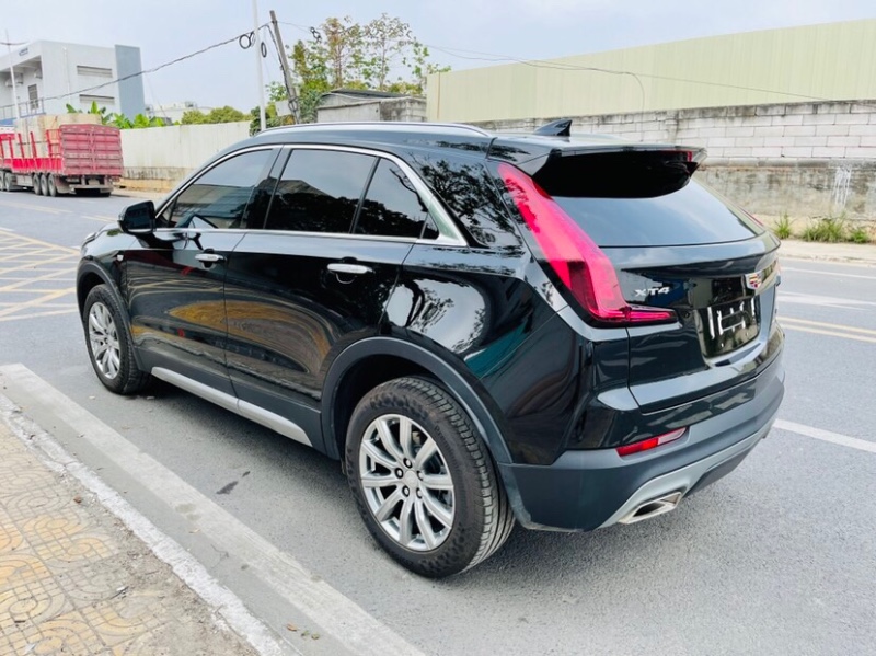 东莞20年凯迪拉克XT42