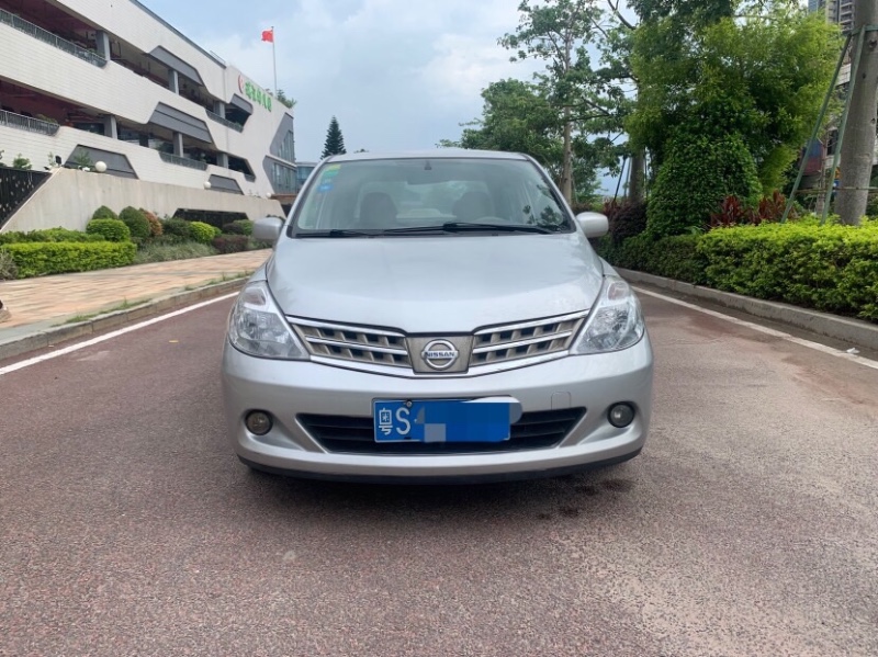 东莞10年日产颐达5