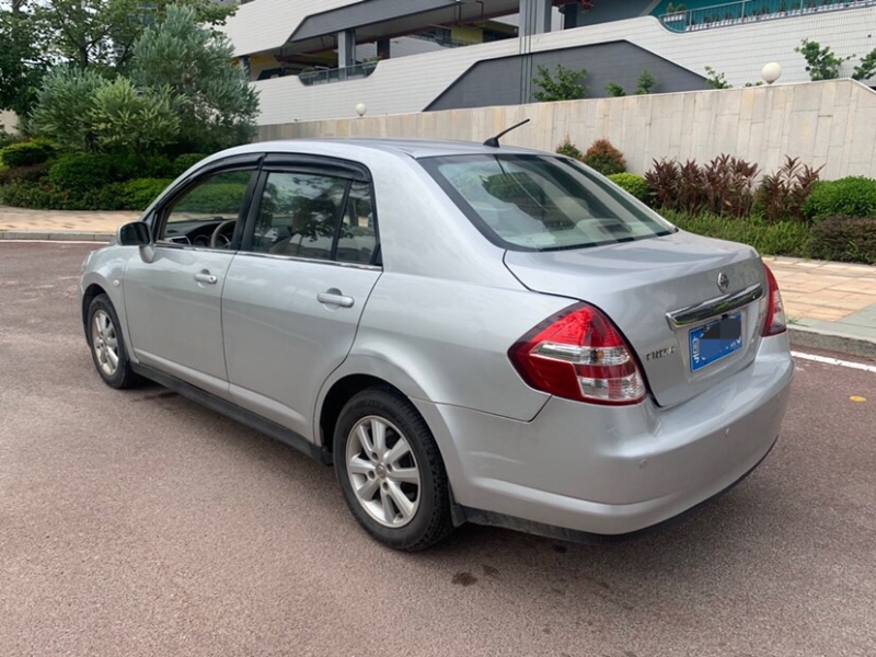 东莞10年日产颐达4