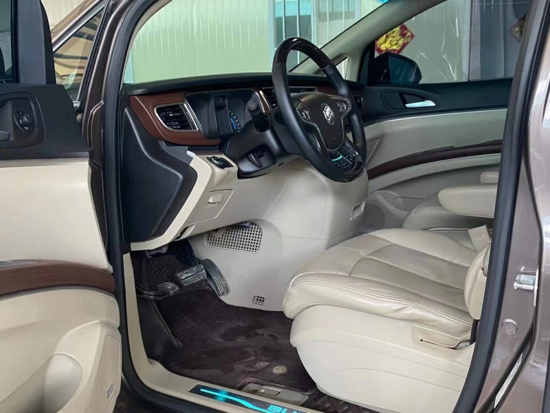 保定14年别克GL83