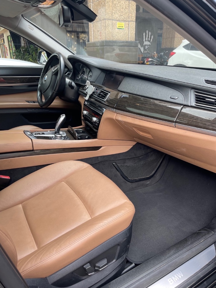 佛山12年宝马7系3