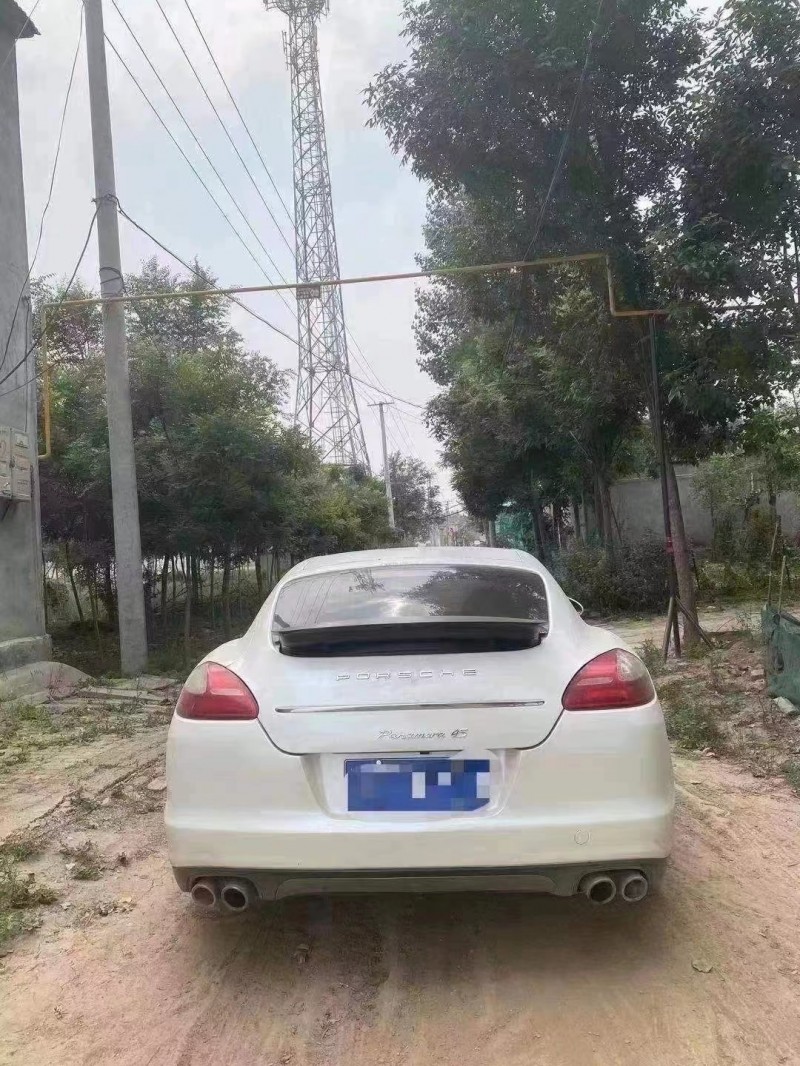 臨沂13年保時捷帕拉梅拉8