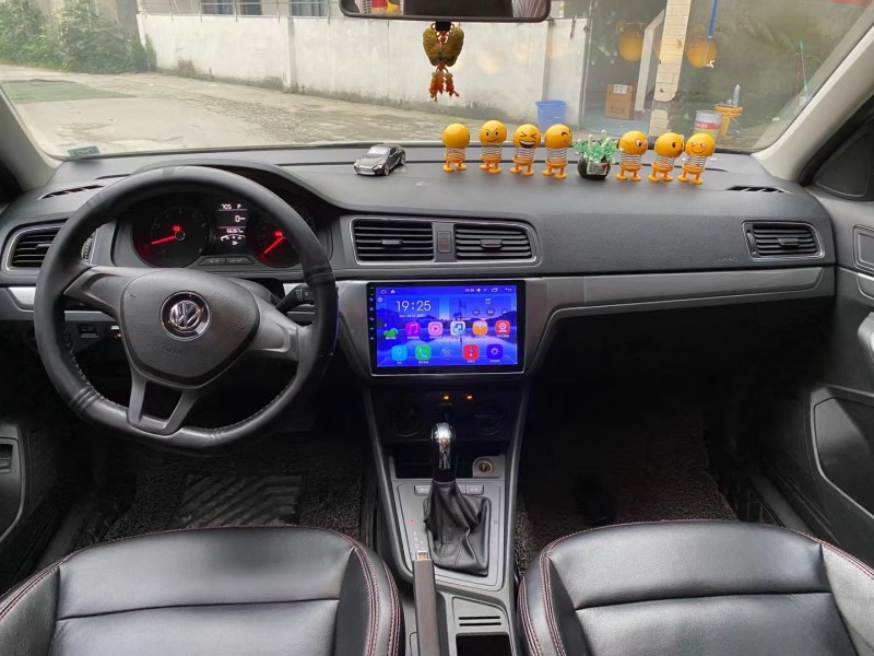 成都16年大众朗逸5