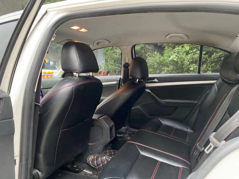 成都16年大众朗逸6