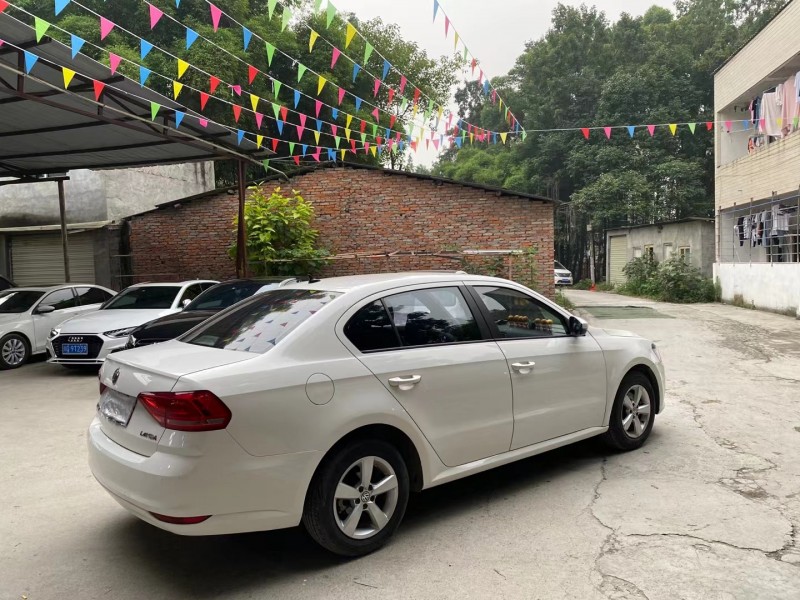 成都16年大众朗逸7