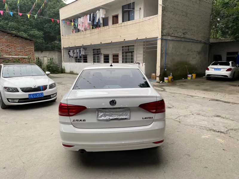 成都16年大众朗逸9