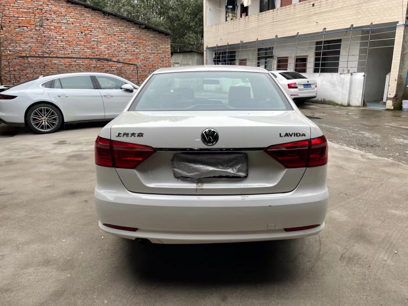 成都17年大众朗逸9