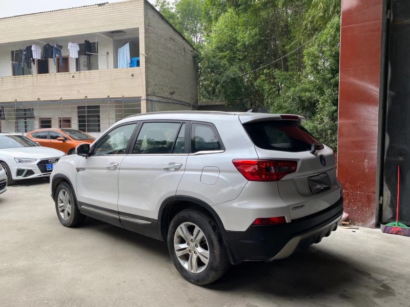 成都15年长安汽车CS758