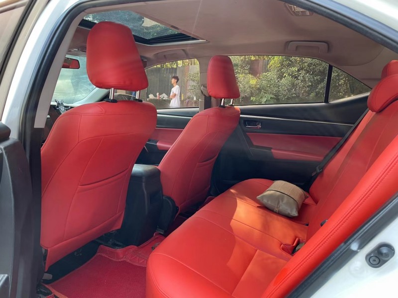 成都16年丰田卡罗拉3