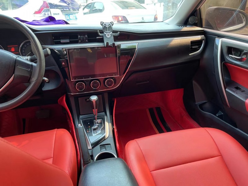 成都16年丰田卡罗拉5