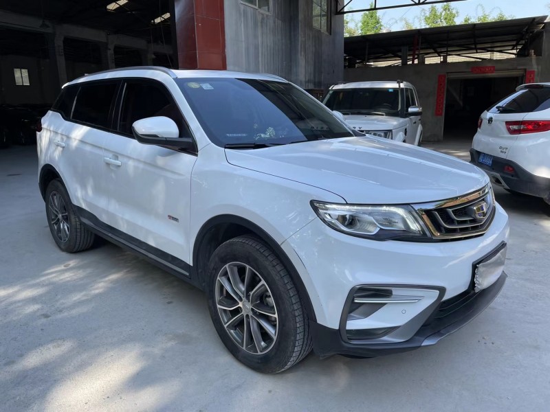 成都18年吉利博越3