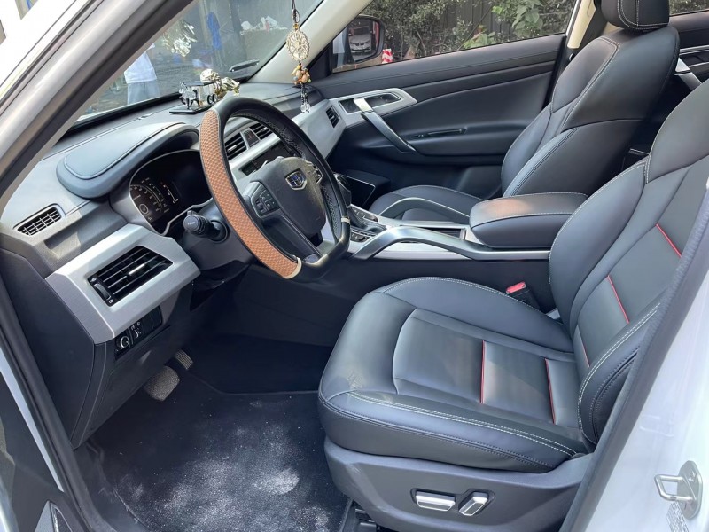 成都18年吉利博越6