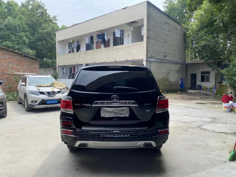 成都14年丰田汉兰达1