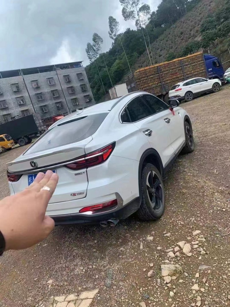 柳州19年長安汽車CS855