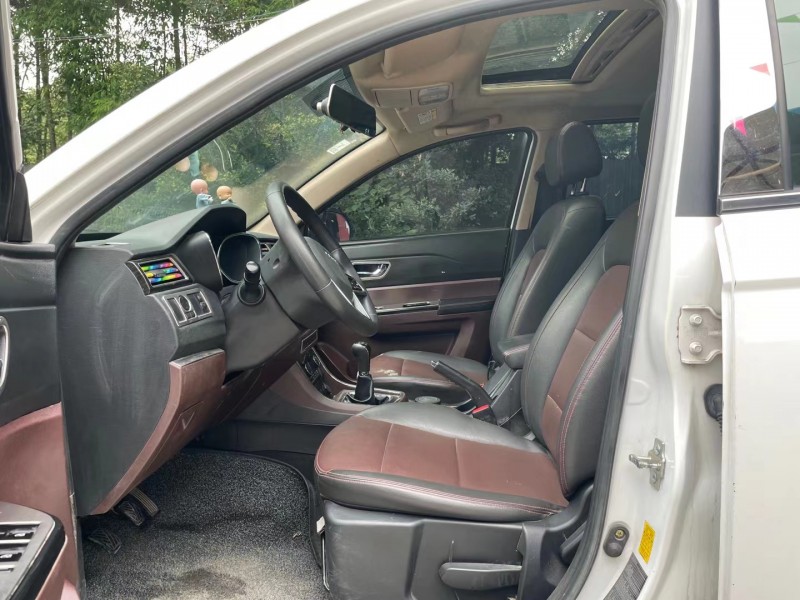 成都16年力帆汽车迈威1